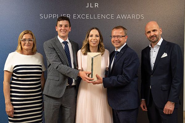 Pirelli Wins Jaguar Land Rover ‘Supplier of Excellence’ Award