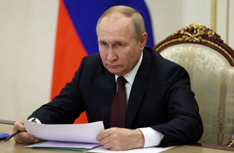 Putin plots sweeping infrastructure boost in pre-election economic push