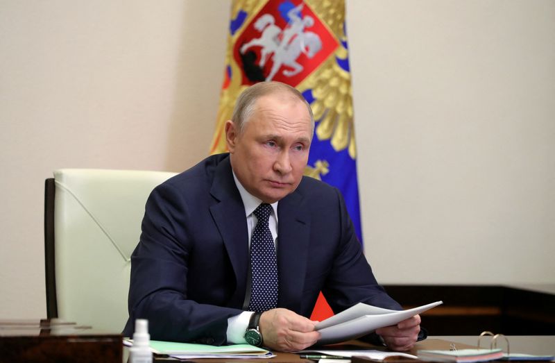 Putin tells Europe: Pay in roubles or we