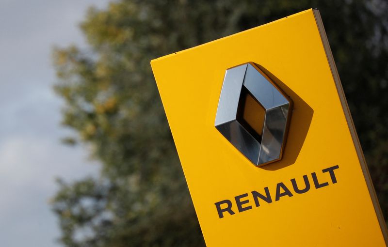 Renault and unions to sign three-year deal, union sources say