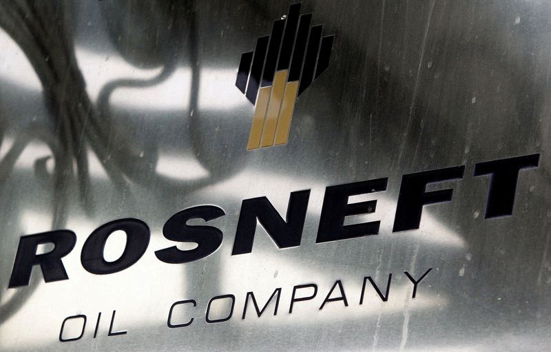 Rosneft issues June ESPO crude tender, requests for rouble payment