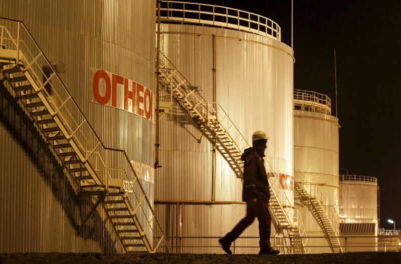 Russia Chafes at OPEC Output Limits: How Much Can It Pump?