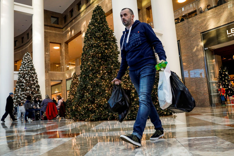 Shop early, shop often to avoid Christmas impulse buying: study