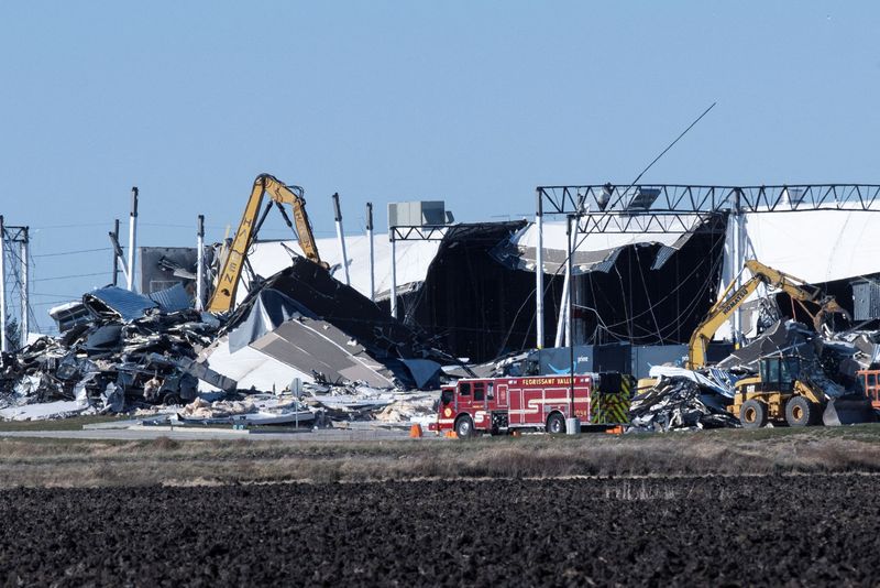 Six dead, no hope of more survivors after tornadoes destroy Amazon warehouse near St Louis