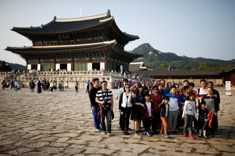 South Korea sees a rebound in number of Chinese tourists: finance minister