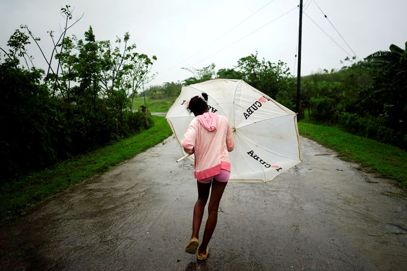 Storm Alberto: Florida and Mississippi declare states of emergency