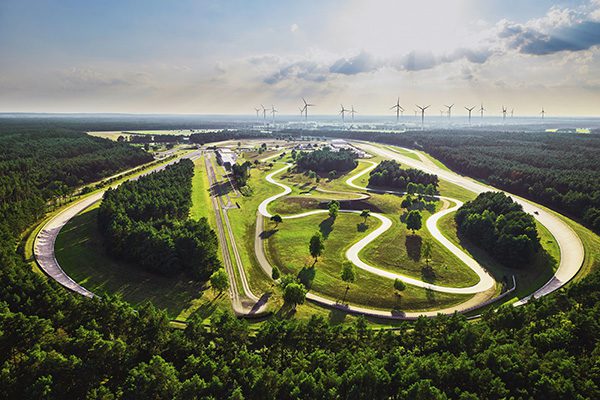Successful Trial Phase: Continental Tests Tyres For Customers In Driving Simulator