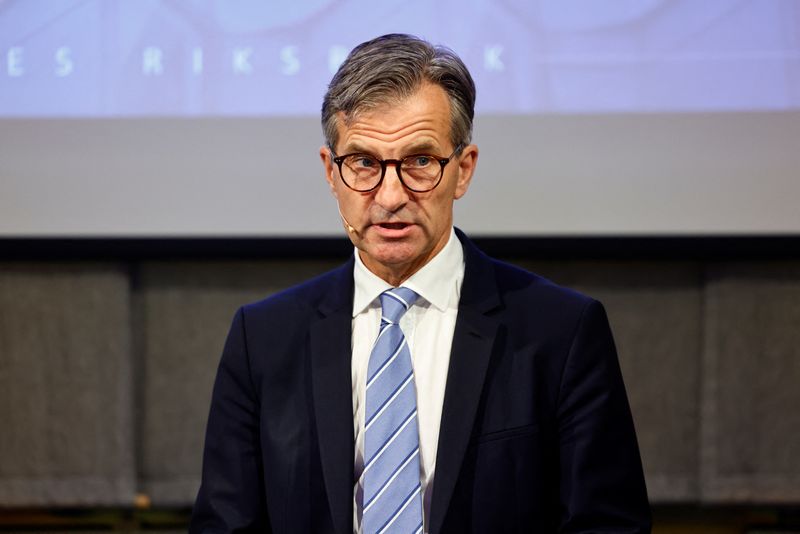 Swedish c.bankers see tight policy ahead, could hike if inflation spooks