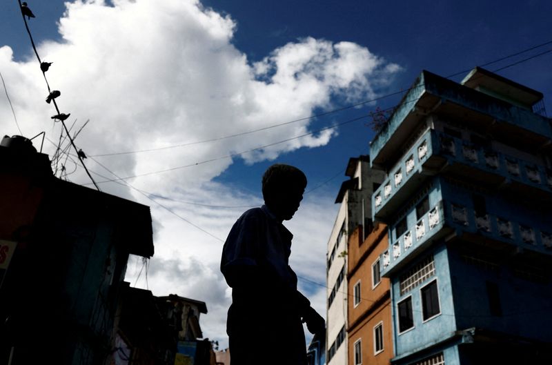 Thousands of Sri Lankans rally over government handling of crisis