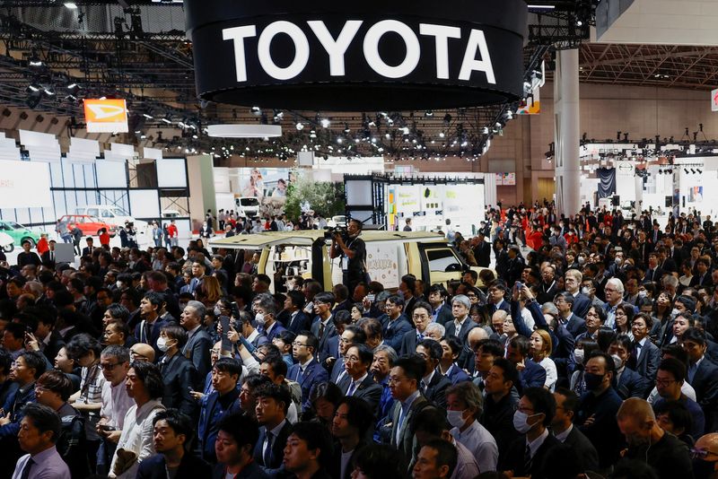 Toyota Motor union demands record 2024 bonuses - Nikkei