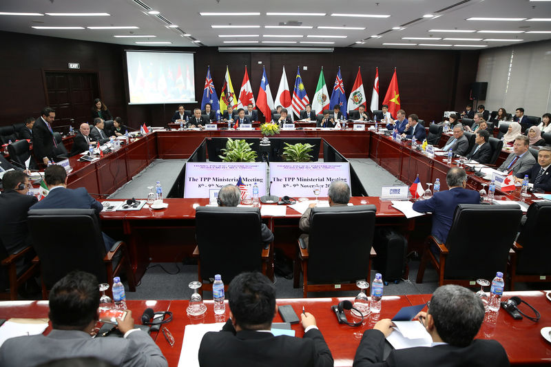 TPP trade deal talks reach critical point at Asia-Pacific summit