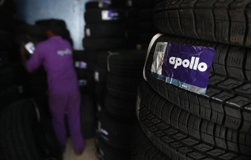 Tyre makers gain as rubber prices slump