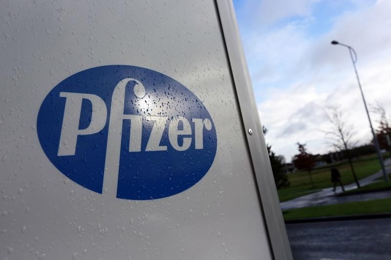 U.S. FDA, CDC see early signal of possible Pfizer bivalent COVID shot link to stroke