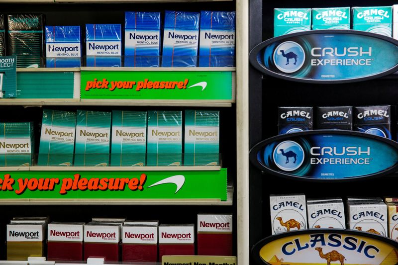 U.S. FDA pushes ahead with move to ban menthol cigarettes