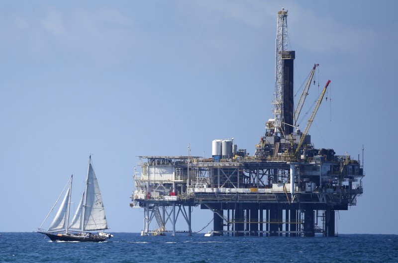 U.S. Interior panel votes for lower federal offshore oil and gas royalties