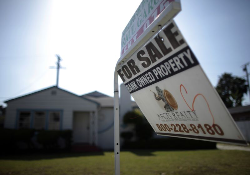 U.S. pending home sales post 5th straight monthly decline in March