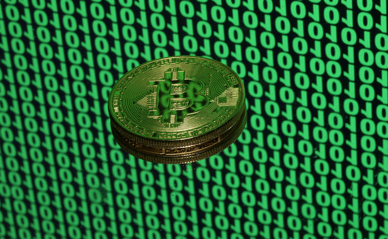 U.S. regulatory panel urges monitoring of virtual currencies risks