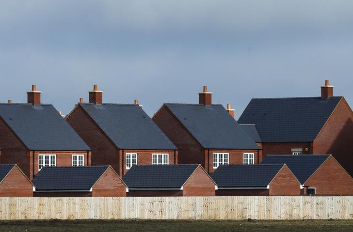 UK RICS house price balance slips to lowest since March 2013