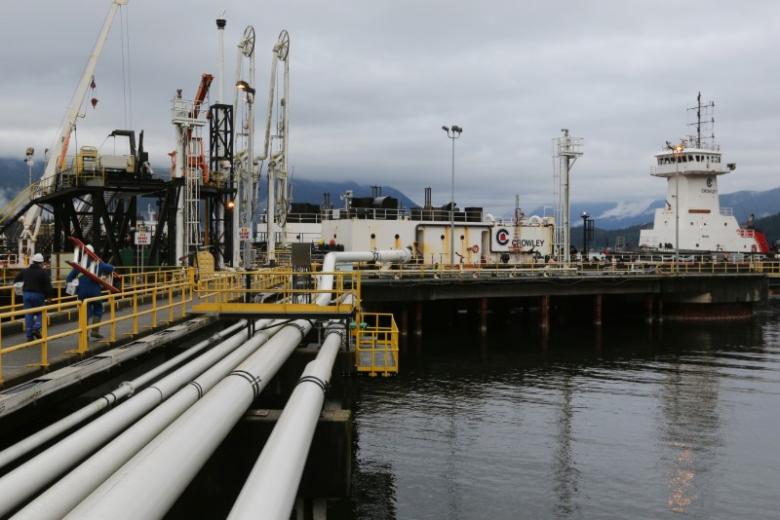 UPDATE 1-Pipeline company Kinder Morgan