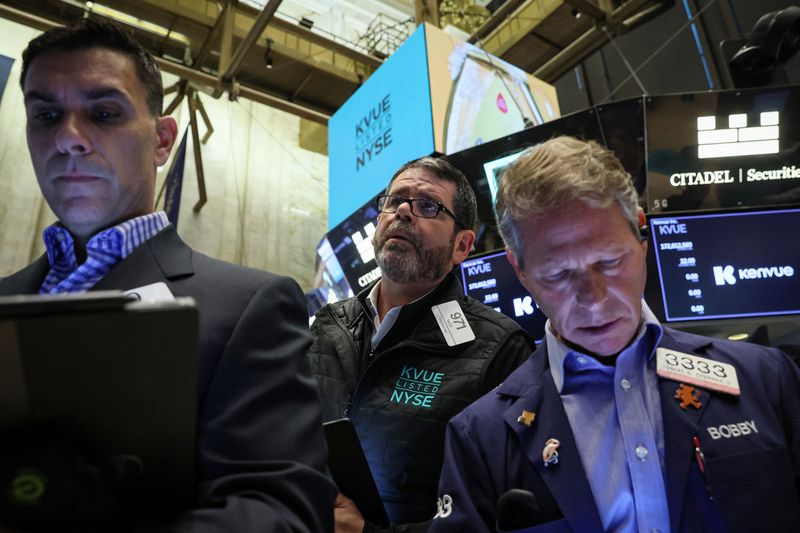 Wall St slides on default worries as debt ceiling talks drag on