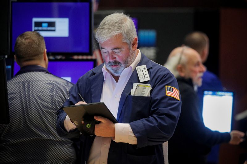 Wall Street ends higher with boost from big tech