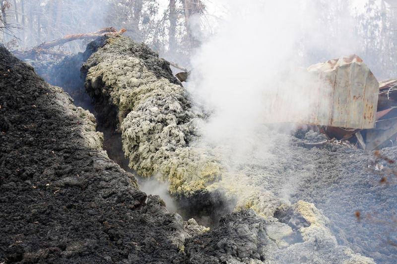 Warnings of more lava and possible explosion at Hawaiian volcano