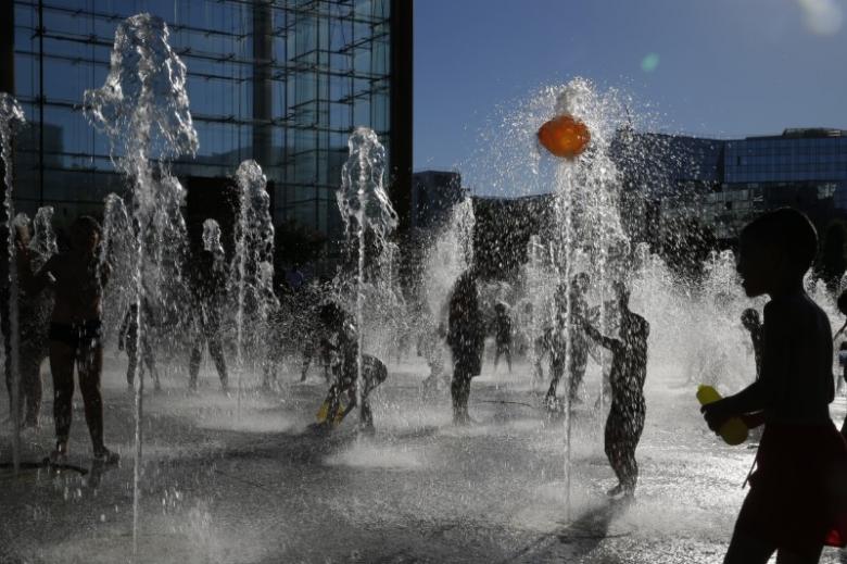 World temperatures hit new high in 2016 for third year in a row