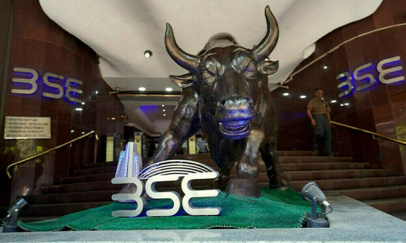 Indian shares end off record highs; rise for third straight week