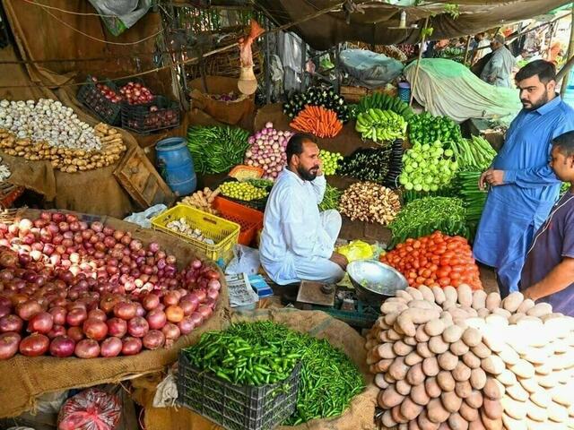 Prices of kitchen items show declining trend in Peshawar