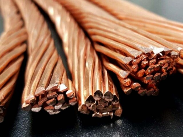 Copper pulls back on geopolitics