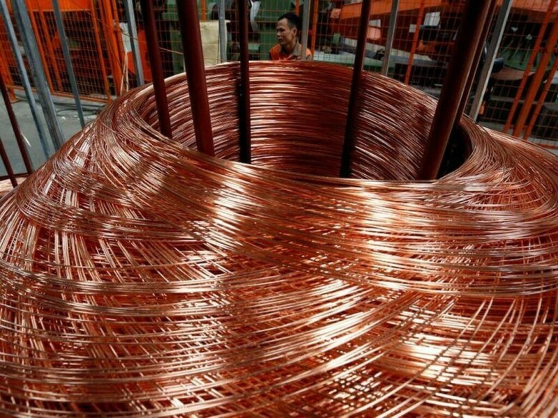 London copper rises amid short-covering, soft dollar